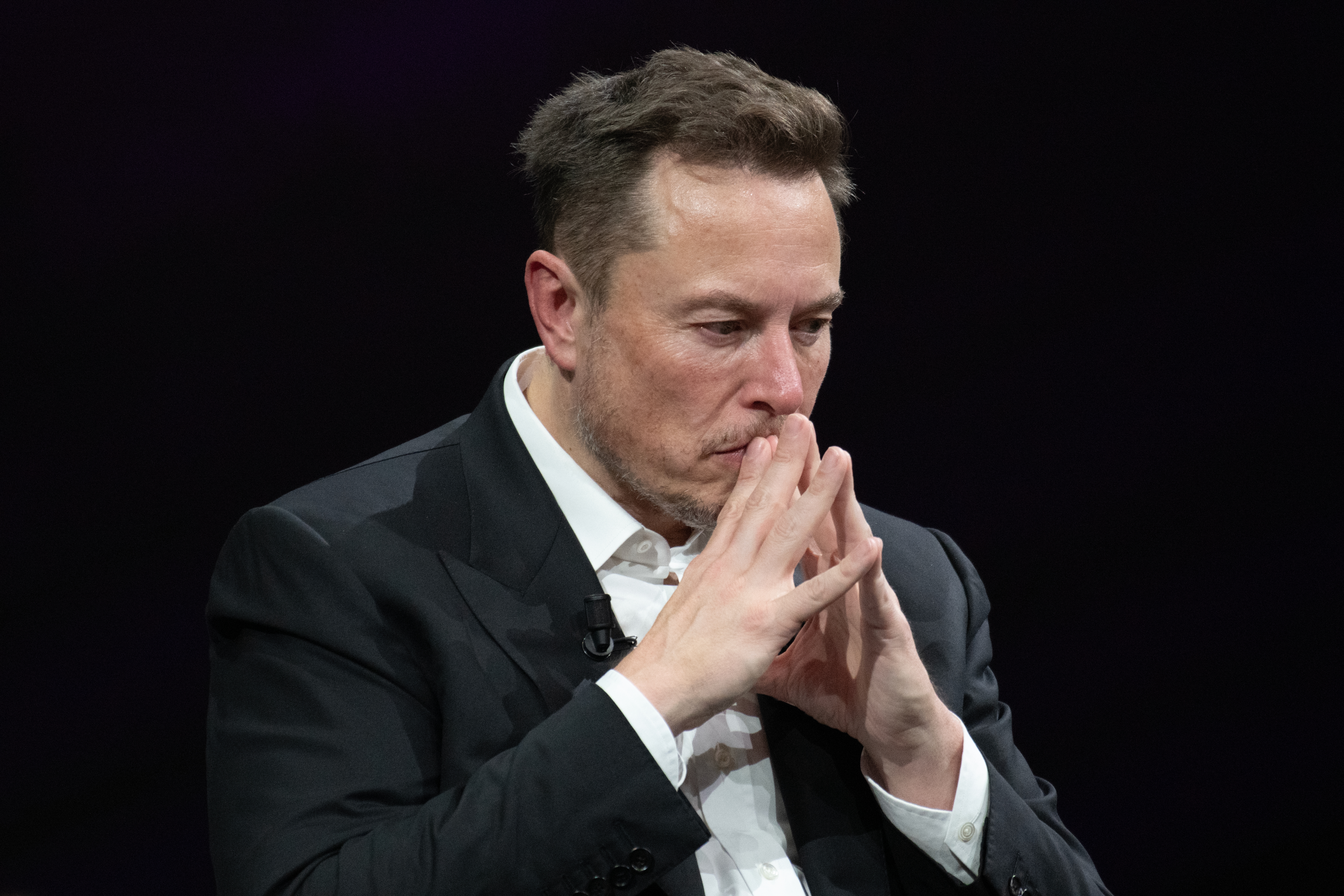 Elon Musk Debunks $500M Investment Report in xAI Amidst Valuation Discussions